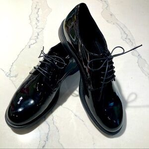 VAGABOND SHOEMAKERS Sz 38  Patent Leather Lace Up Oxford Style Brogues Shoes